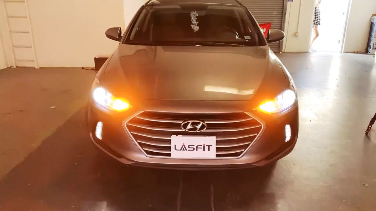 2018 Hyundai Elantra 1157 front turn signal light