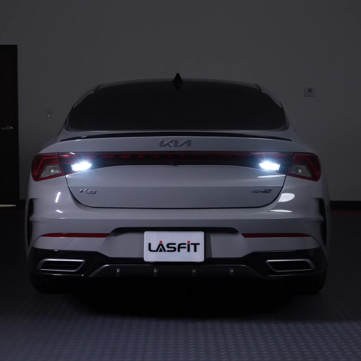2021 Kia K5 921 backup light