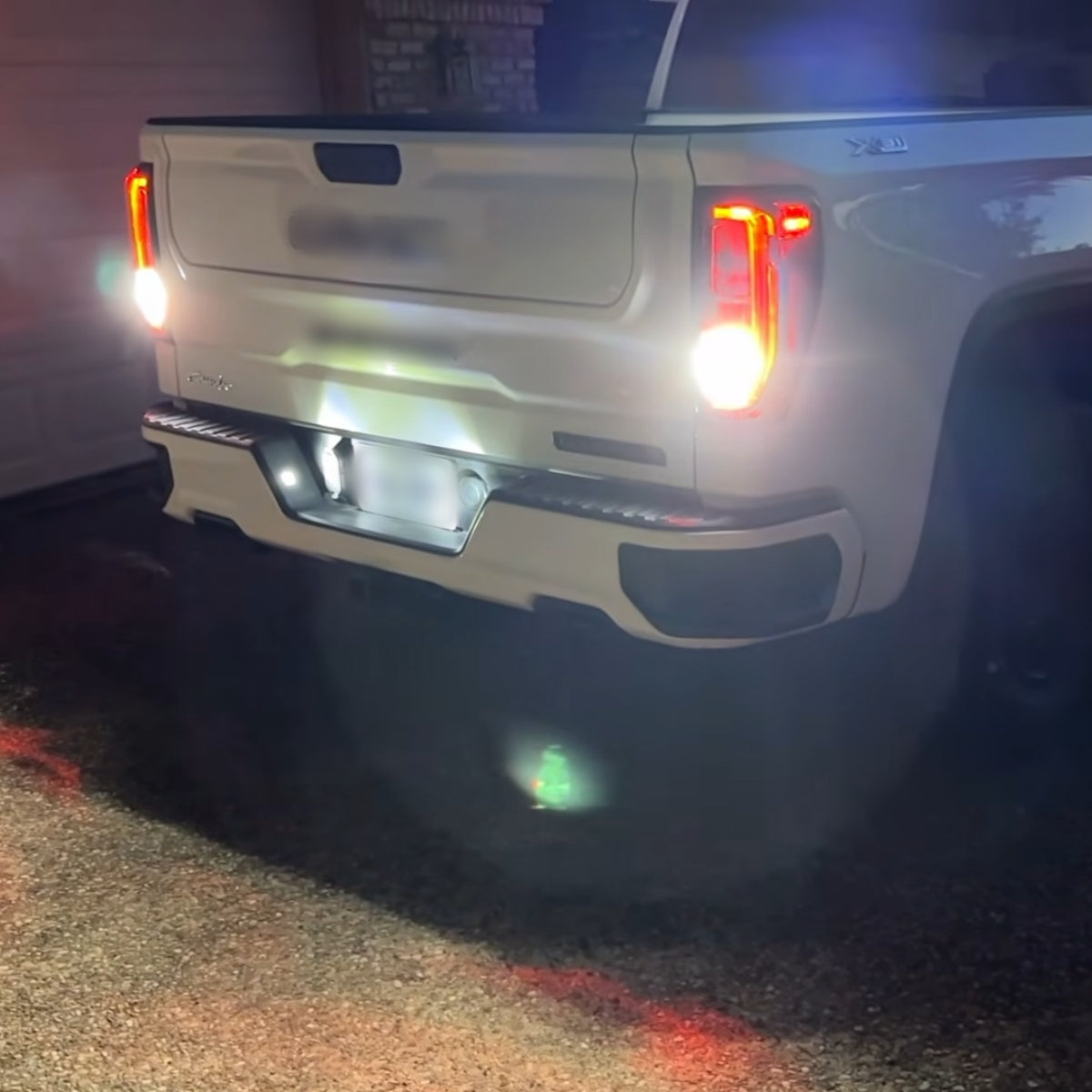 2024 Sierra 921 backup light & 168 license plate light