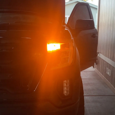 2020 GMC Sierra 7443 front turn signal light