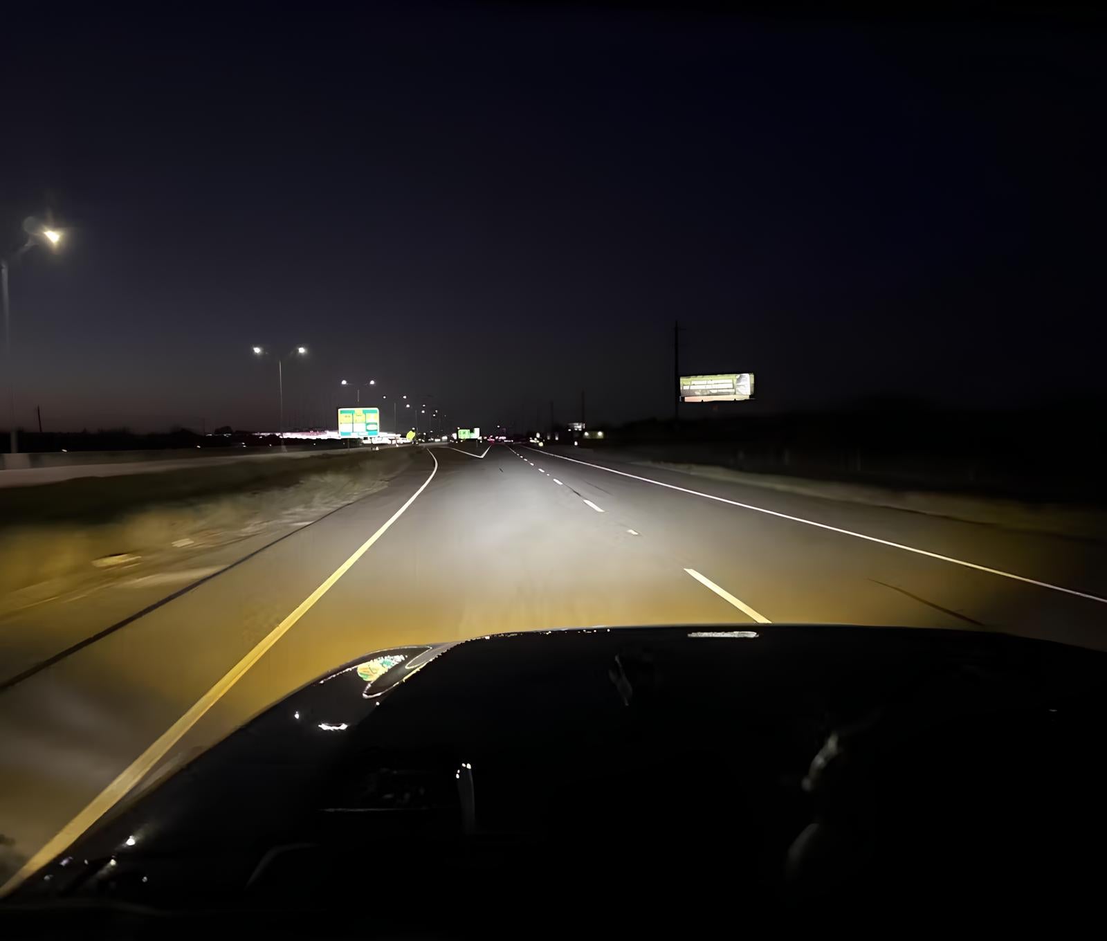 2024 Jeep Wrangler Headlight Bulbs1