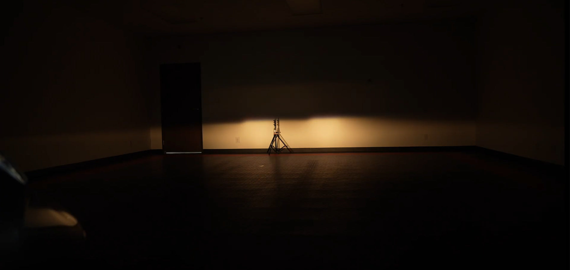 dim and yellow halogen 9005 bulb