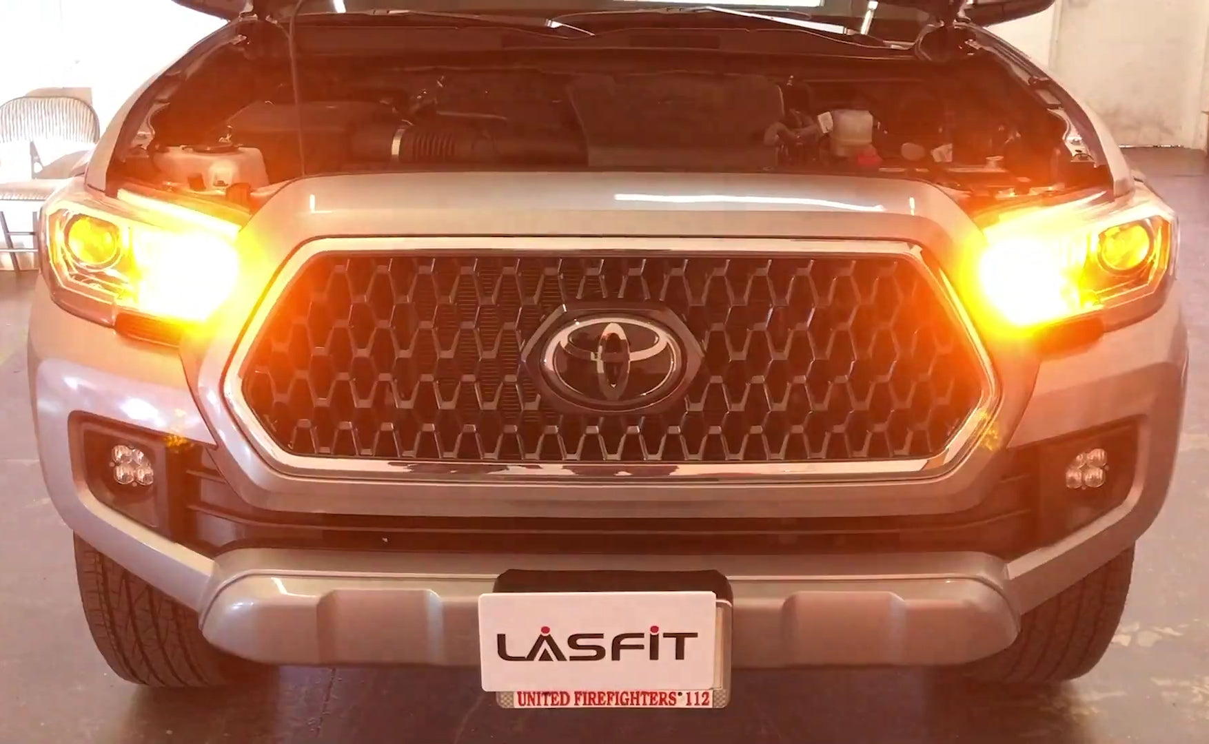 Toyota Tacoma 7443 led front turn signal light