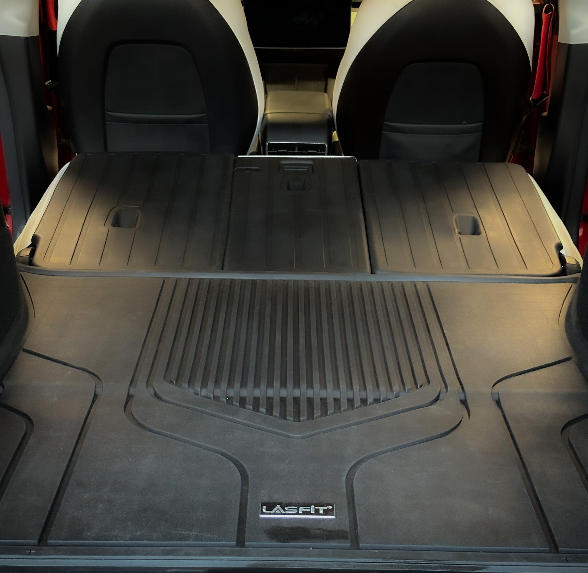 2befair protective mats for the back of the Tesla rear seats Model